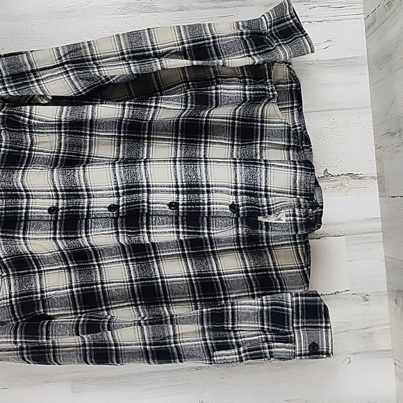 Field & Stream black cream flannel 2 pocket button up shirt Size XL - Picture 3 of 7